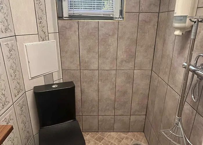 Valgemaja Majutus Kwatera prywatna *