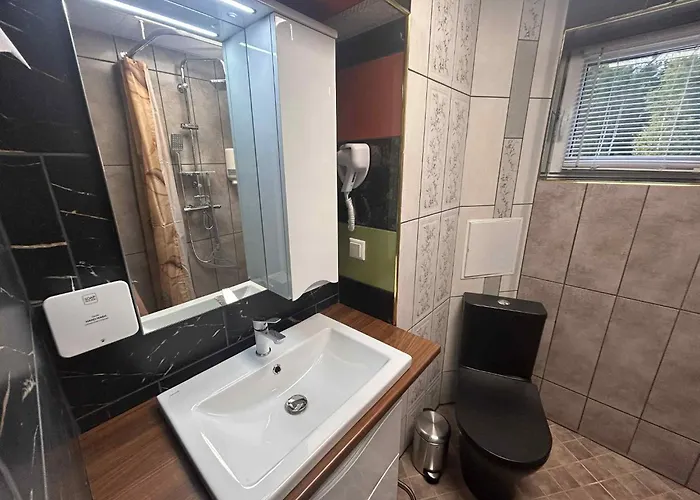 Valgemaja Majutus Kwatera prywatna *